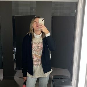 Meet your Posher, Ellie